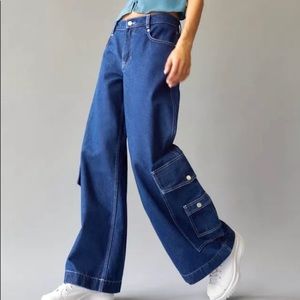 NEW BDG Presley Cargo Pockets Wide Leg Jeans NWT 27 28